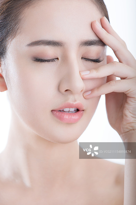 年轻美丽的女子肖像图片素材