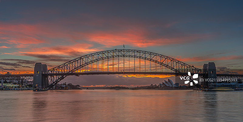 晨曦中的港湾图片素材