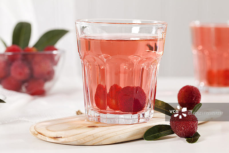 杨梅果酒图片素材