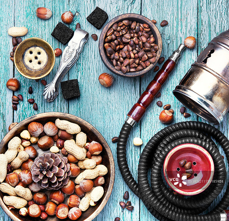 带有坚果烟草口味的水烟图片素材