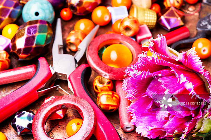 珠子和郁金香图片素材