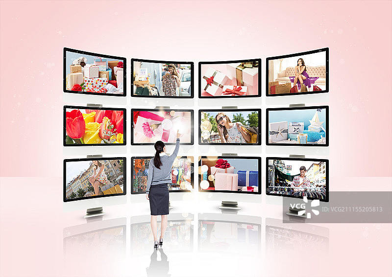 女子与电视屏幕的数字合成图像图片素材