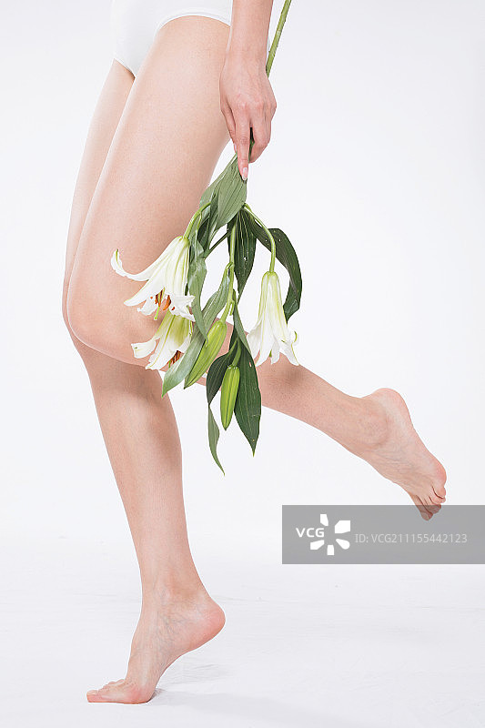 年轻女人的腿图片素材