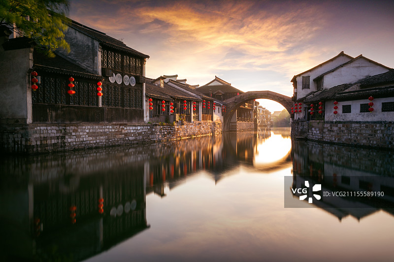 古镇晨曦图片素材