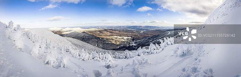 雪山全景图片素材