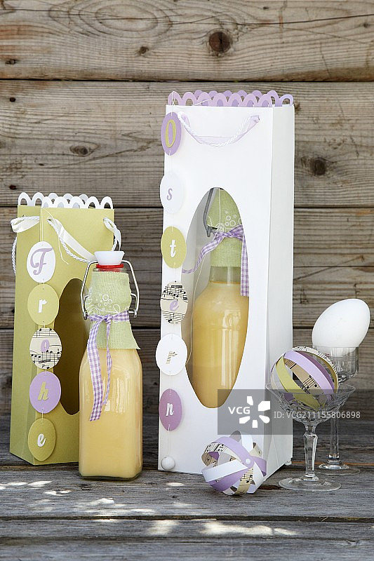 手工制作的瓶子礼品袋图片素材