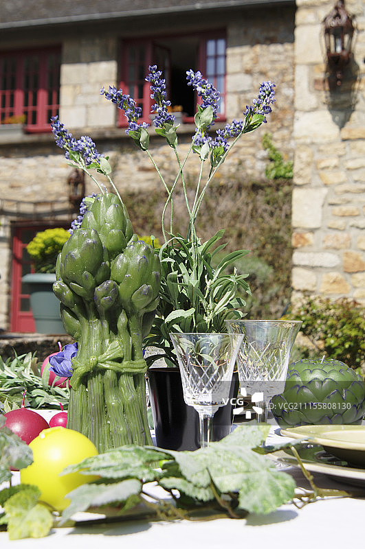 地中海风格的朝鲜蓟造型蜡烛图片素材