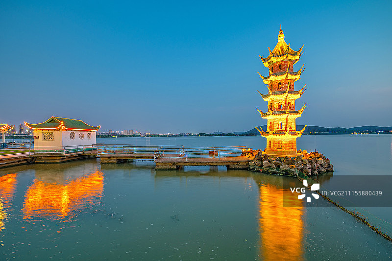 蠡园凝春塔图片素材