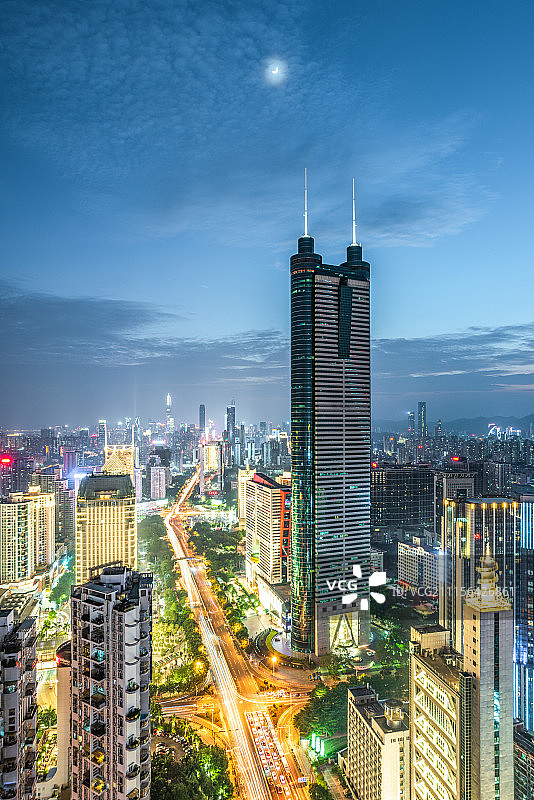 深圳地王大厦建筑和天际线图片素材