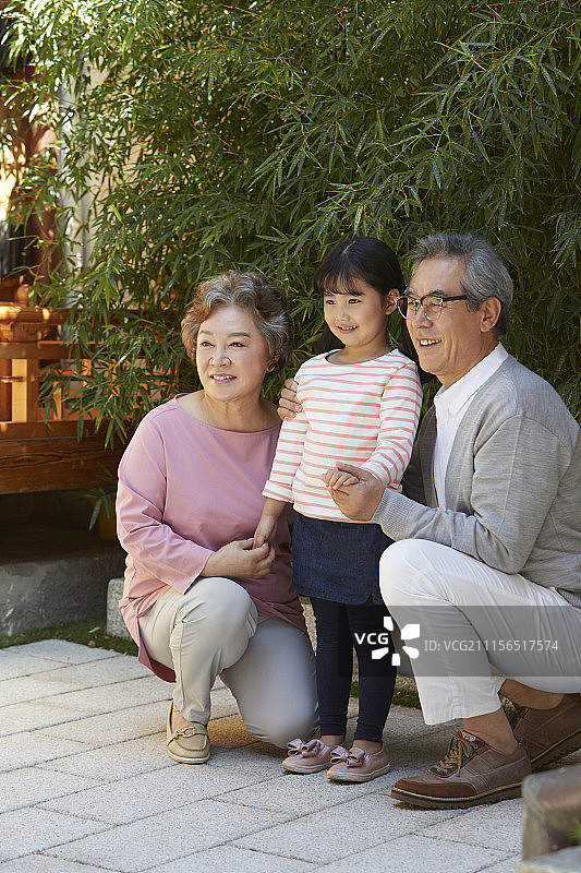 爷爷,奶奶,孙女图片素材