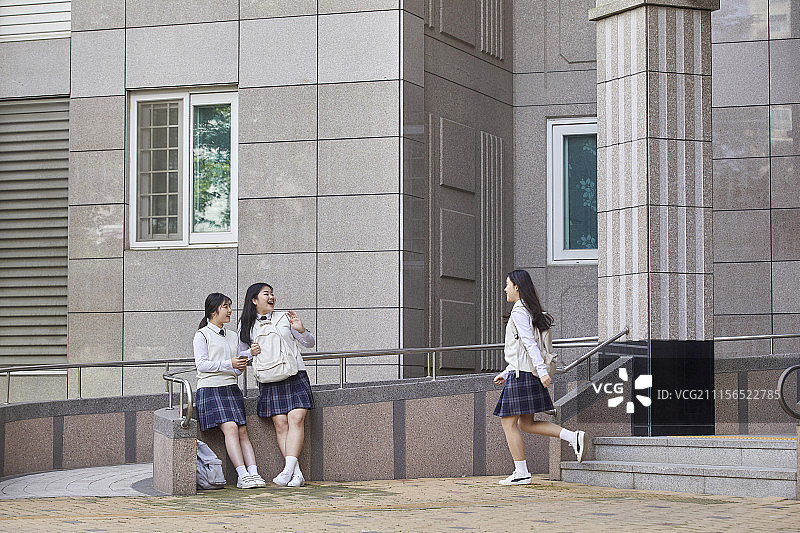 高中生朋友图片素材