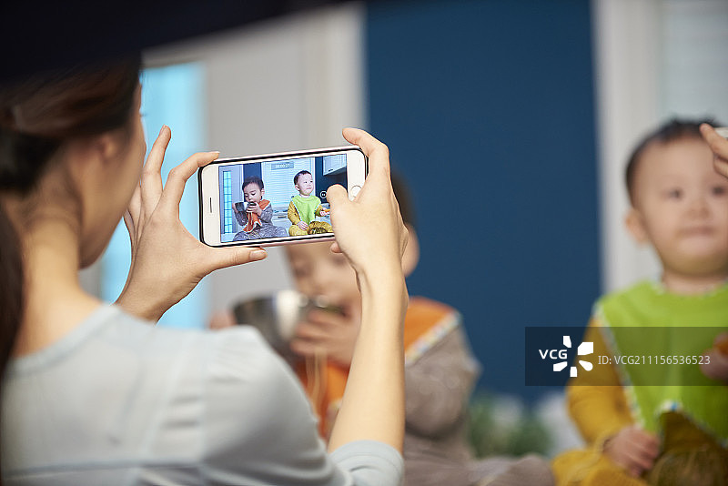 母亲、儿子、婴儿、朋友、韩国人图片素材