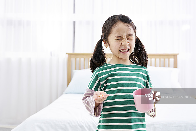 感冒的韩国儿童图片素材