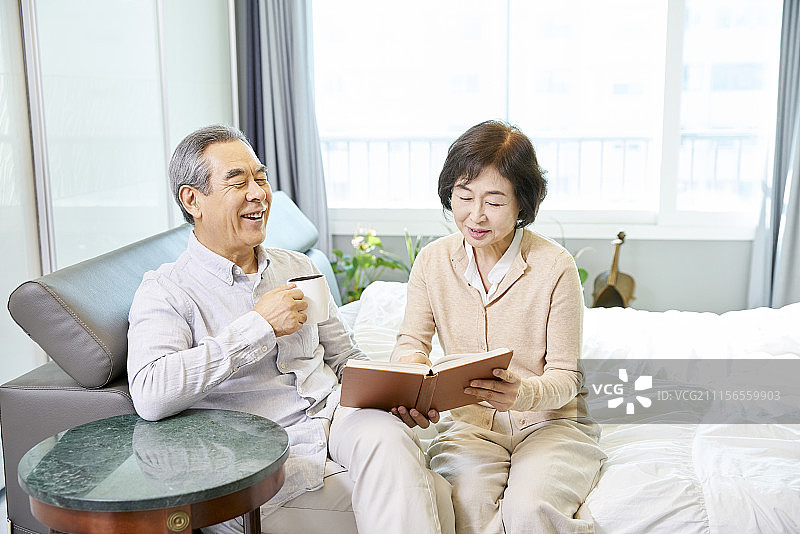 韩国老年夫妇图片素材