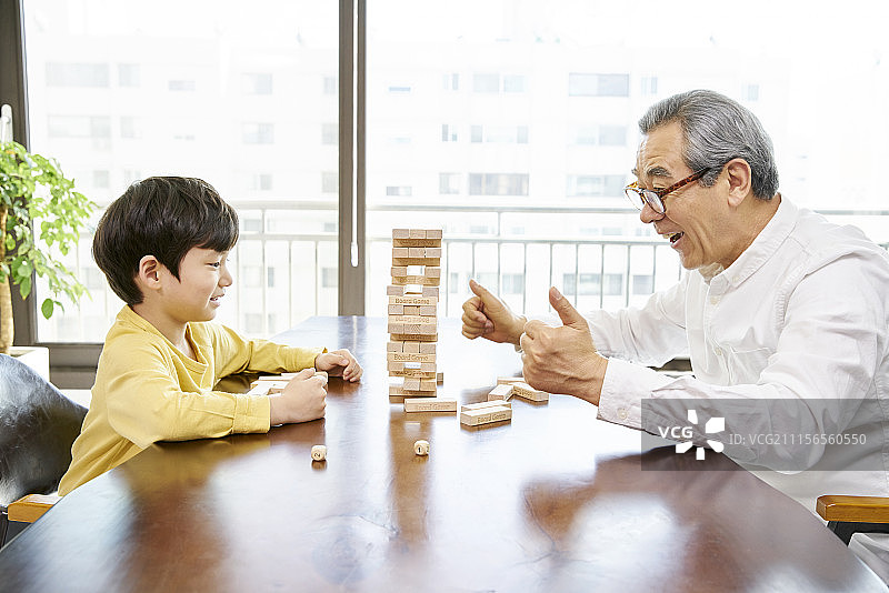 婴儿护理，祖父，孙子，韩国图片素材