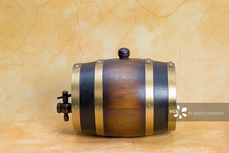 古老的啤酒桶图片素材