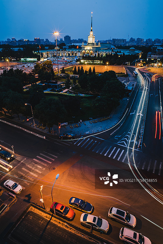 华灯初上北京展览馆图片素材