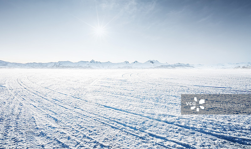 挪威雪山道路图片素材