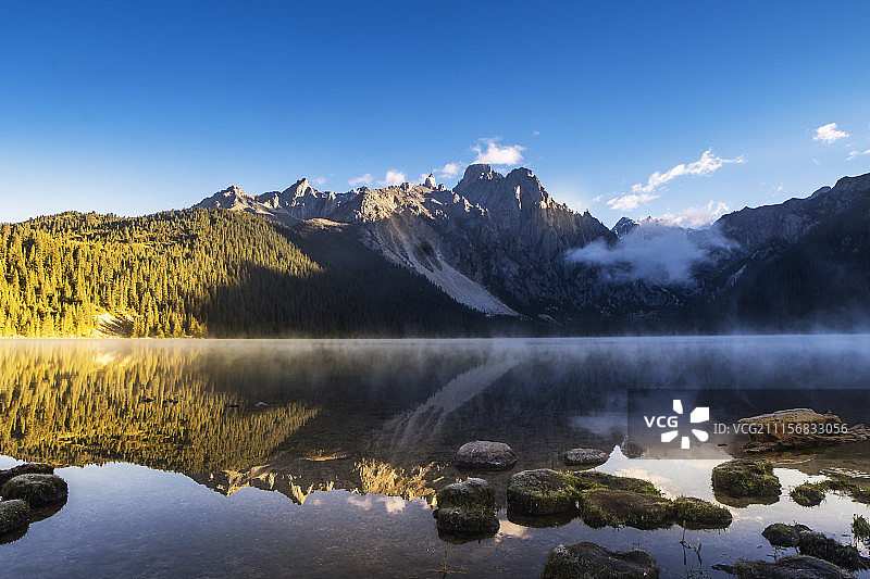 四川省巴塘县措普沟风光图片素材