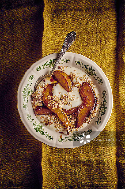 焦糖梨角夸克甜点图片素材