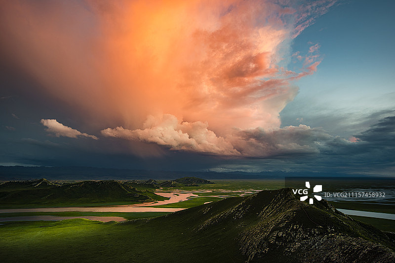 新疆巴音布鲁克大草原图片素材