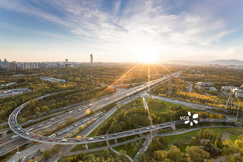 日落仰山图片素材