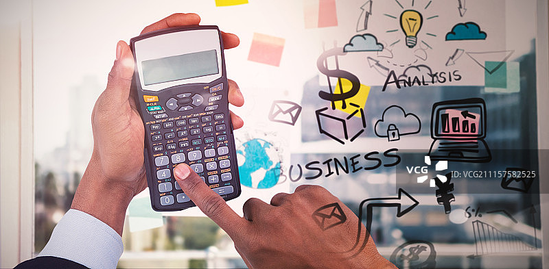 商人用计算器的裁剪手的合成图像图片素材