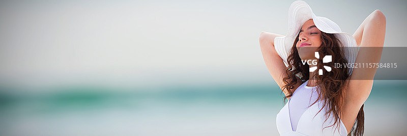 戴帽子女士的夏季肖像合成图图片素材