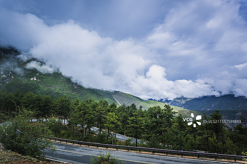 稻城景区盘山公路图片素材