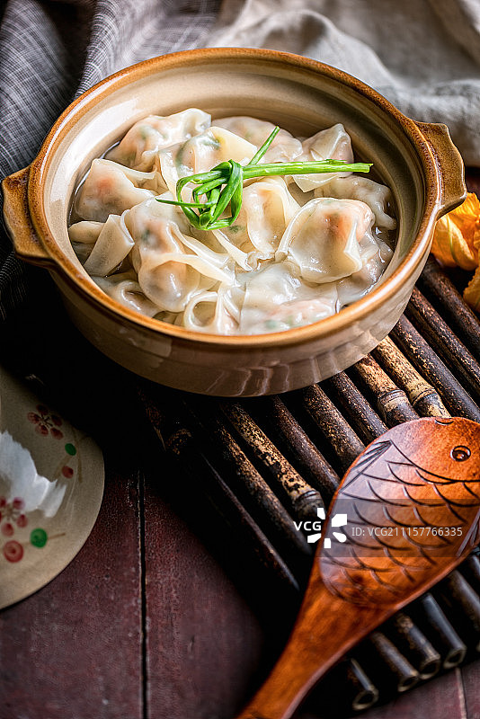 砂锅小馄饨图片素材