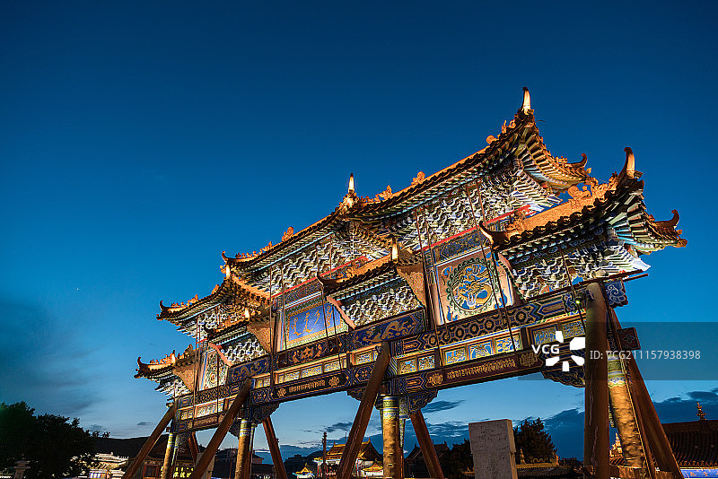 内蒙古呼和浩特大召寺夜景图片素材