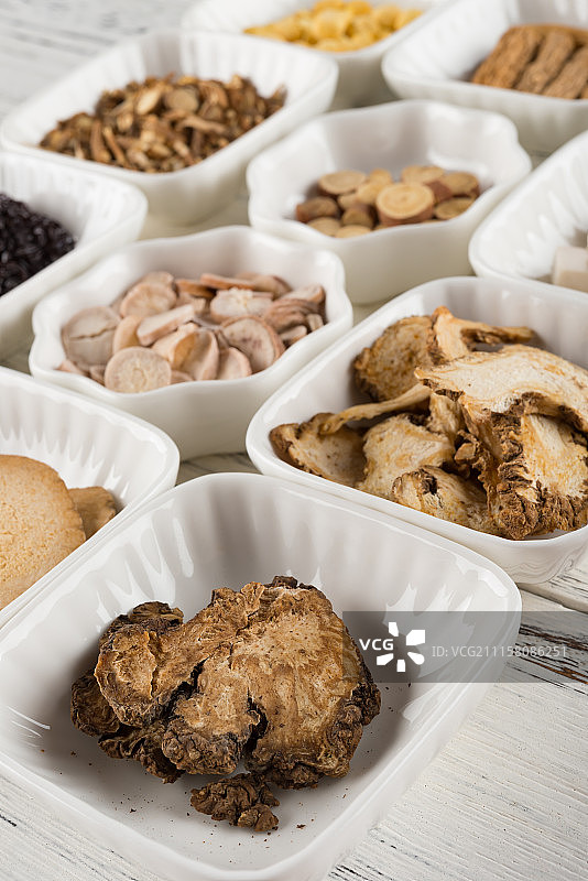 棚拍多种中药侧面特写竖构图图片素材