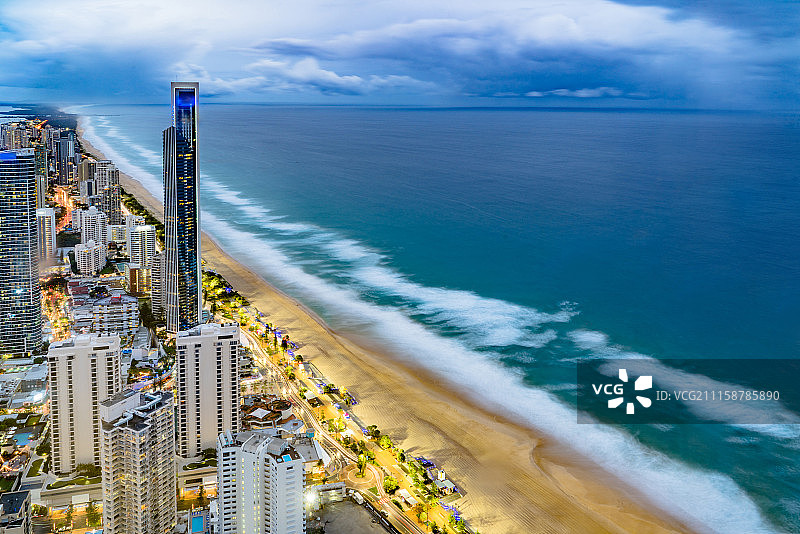 黄金海岸沙滩城市梦幻夜景图片素材