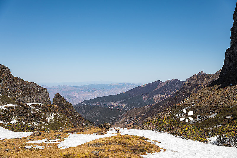 轿子雪山山谷空地图片素材