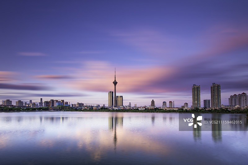 天塔日落图片素材