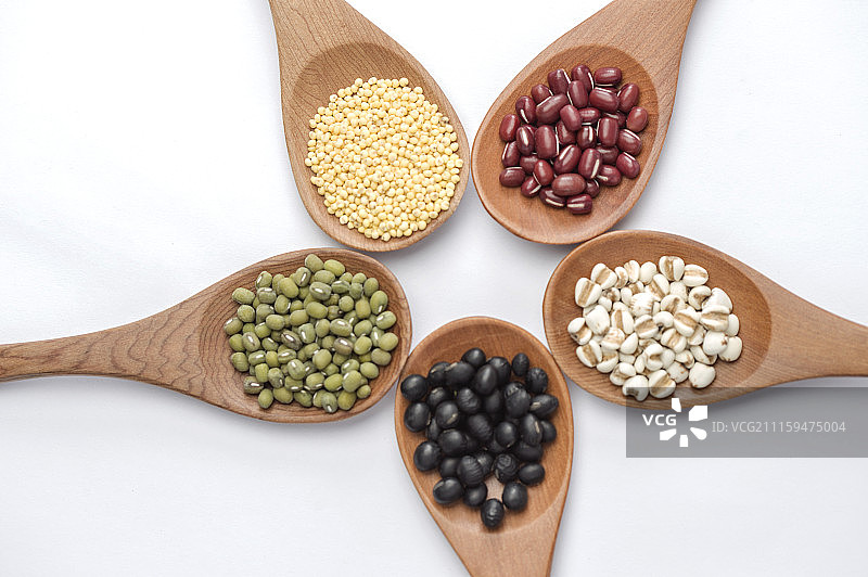 绿豆 红豆 黑豆 小米 薏仁图片素材