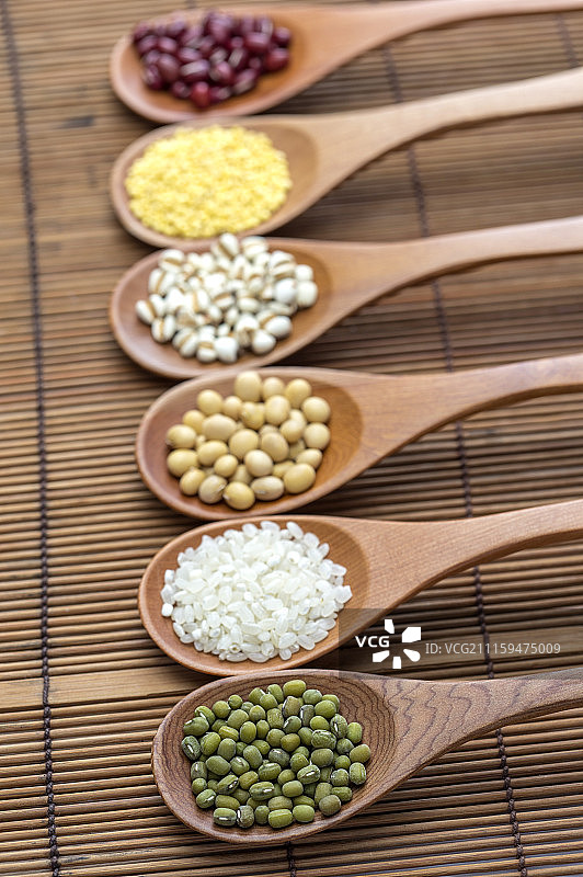 绿豆 红豆 黄豆 稻米 小米 薏仁图片素材