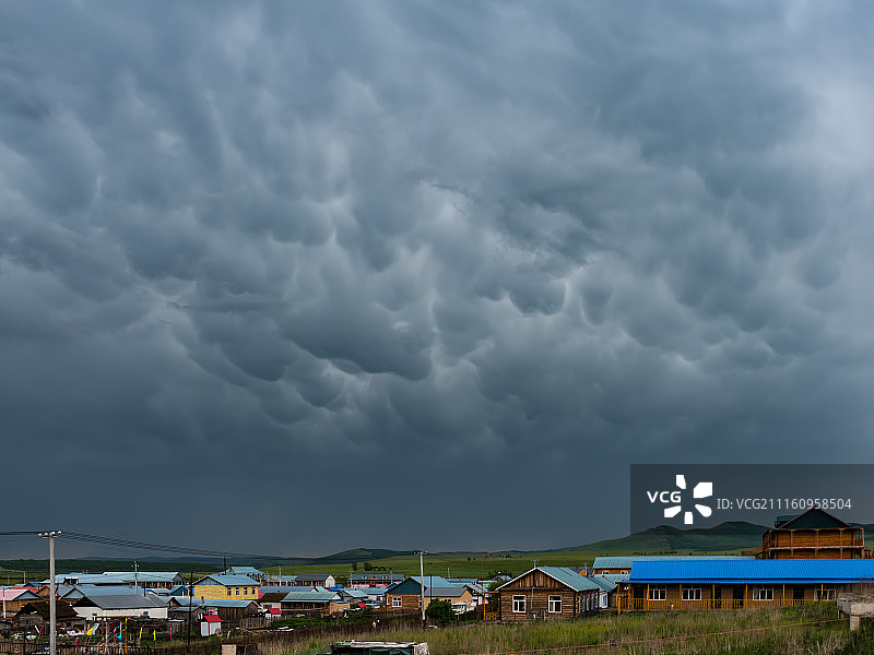 内蒙古呼伦贝尔乳状云气象图片素材