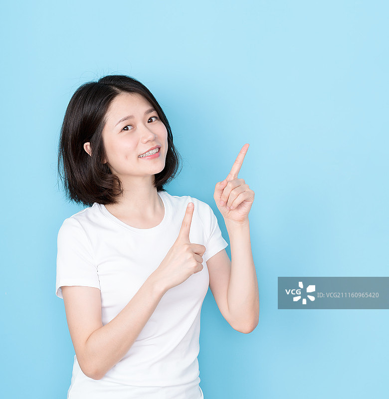 女生做手势图片素材