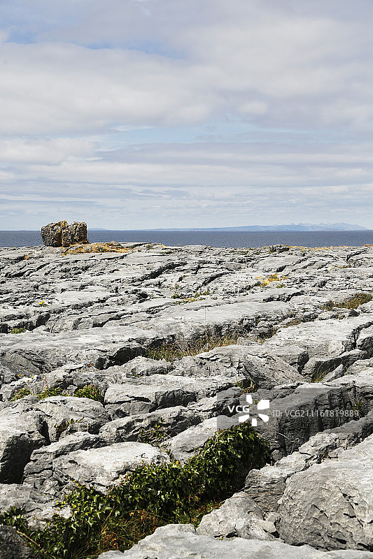 爱尔兰巴伦国家公园海岸地貌与平台图片素材
