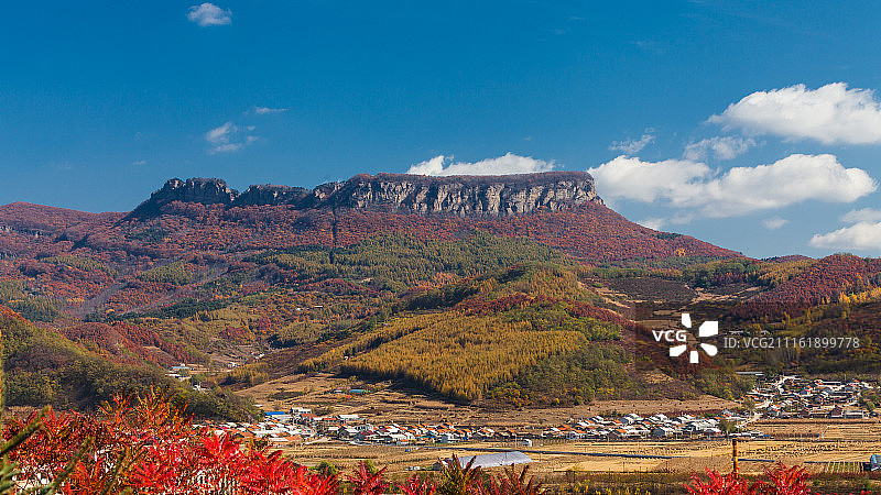 中国辽宁本溪桓仁五女山秋季风光图片素材