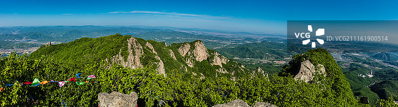 中国辽宁丹东五龙山夏天风光图片素材
