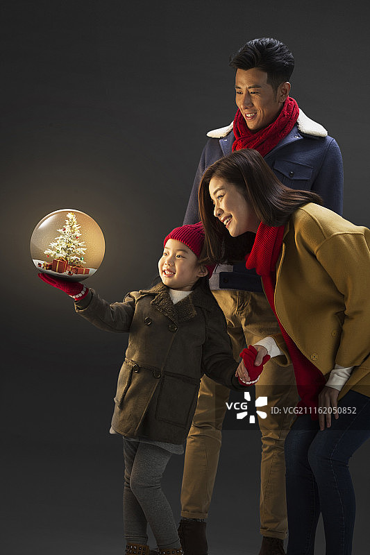 快乐家庭过圣诞节图片素材