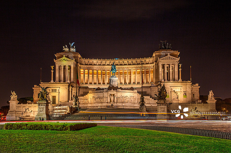 意大利罗马威尼斯广场夜景图片素材