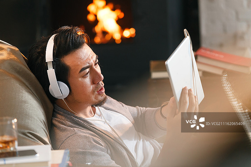 男艺术家的日常生活图片素材