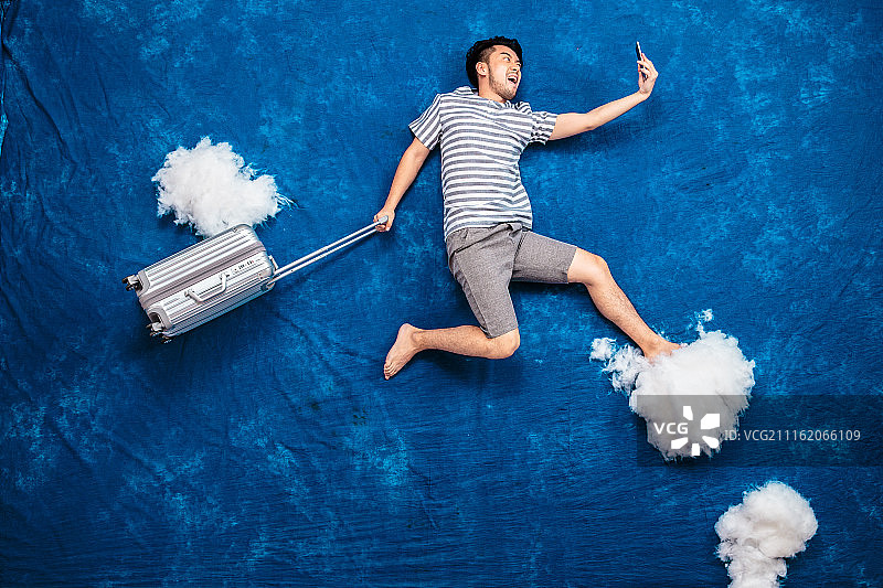 青年男人旅行图片素材