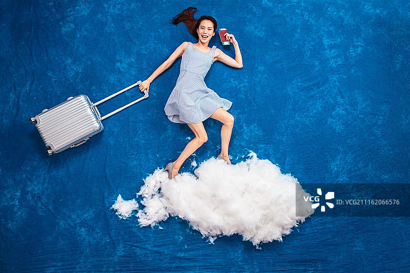 青年女人旅行图片素材