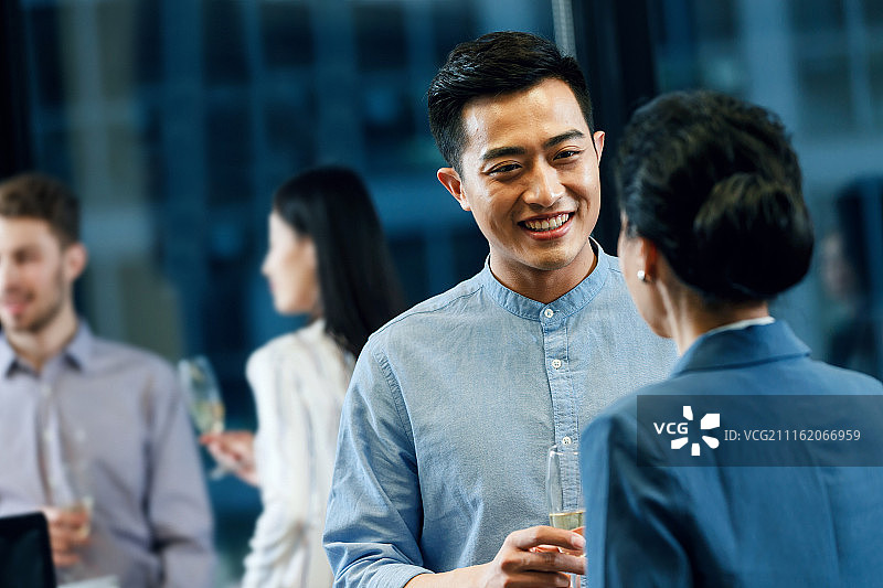 商务男女聚会图片素材