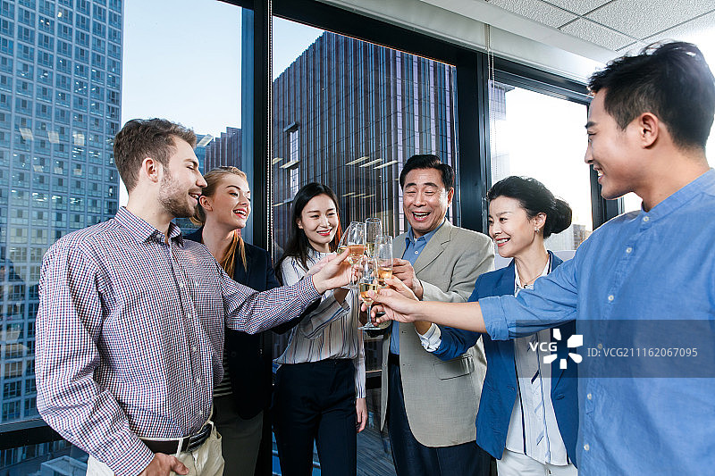 商务男女聚会图片素材