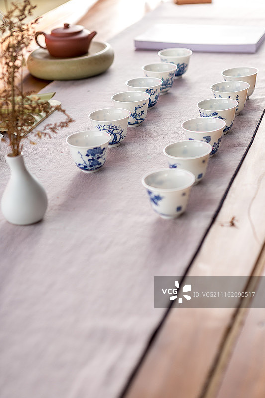 十二花神青花瓷杯图片素材